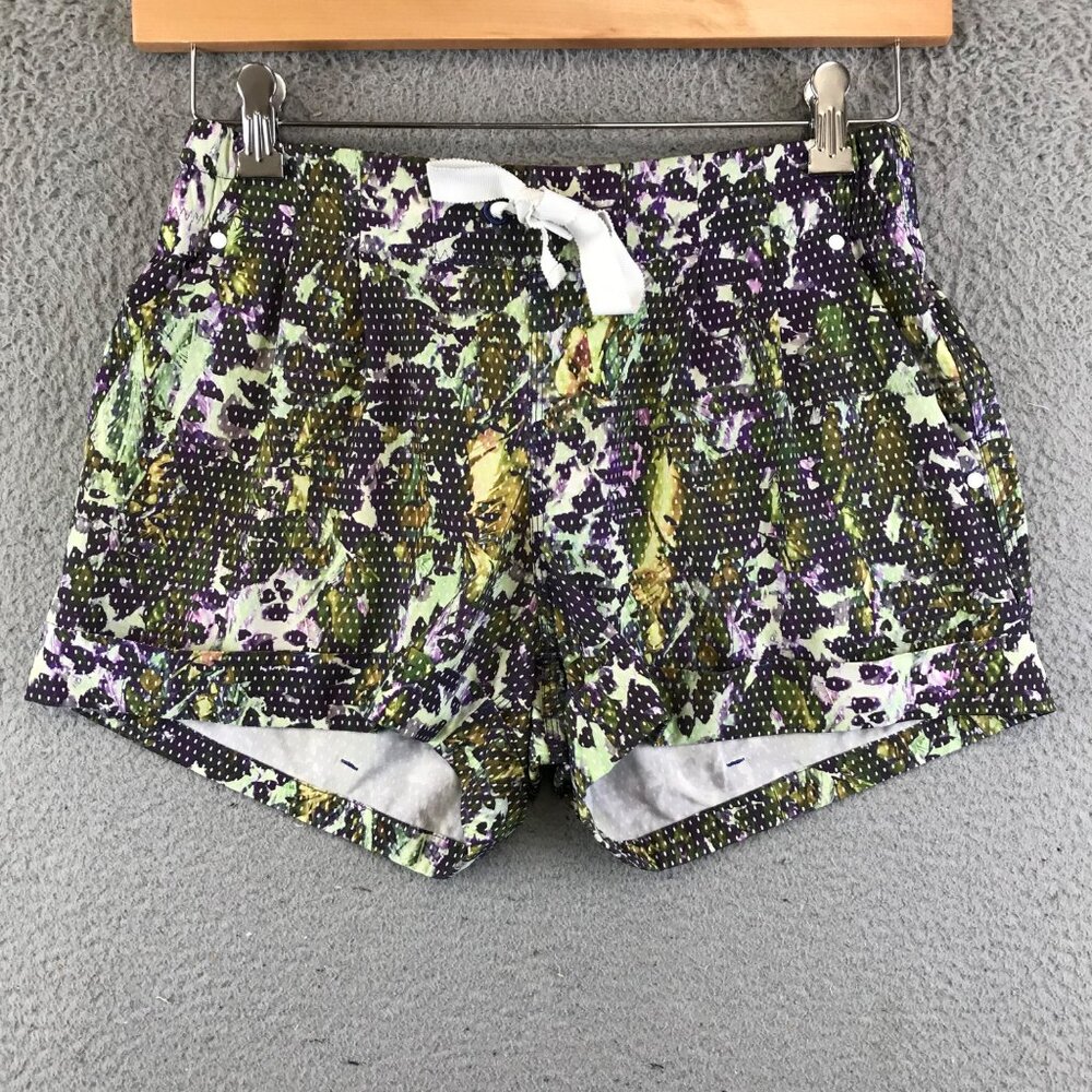 Lululemon Women Size 6‎ Spring Break Away Polka Dot Printed Cuffed Shorts